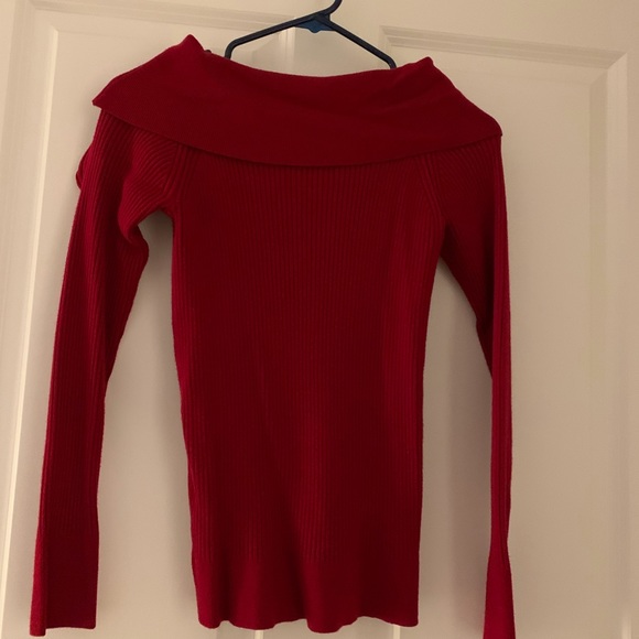 Top - Picture 2 of 2